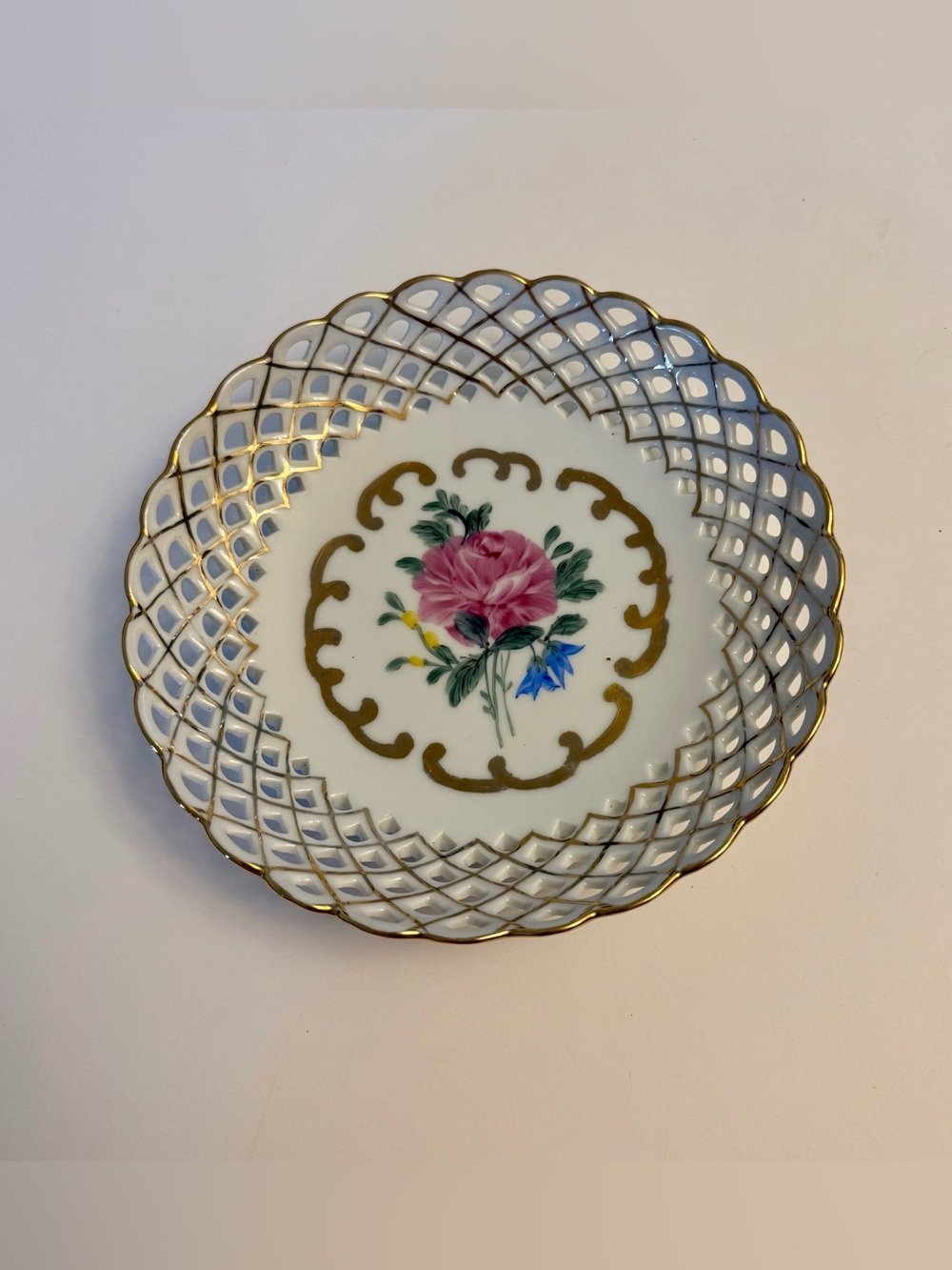 Vtg Formalities Baum Bros Victorian Rose Reticulated Edge Bowl